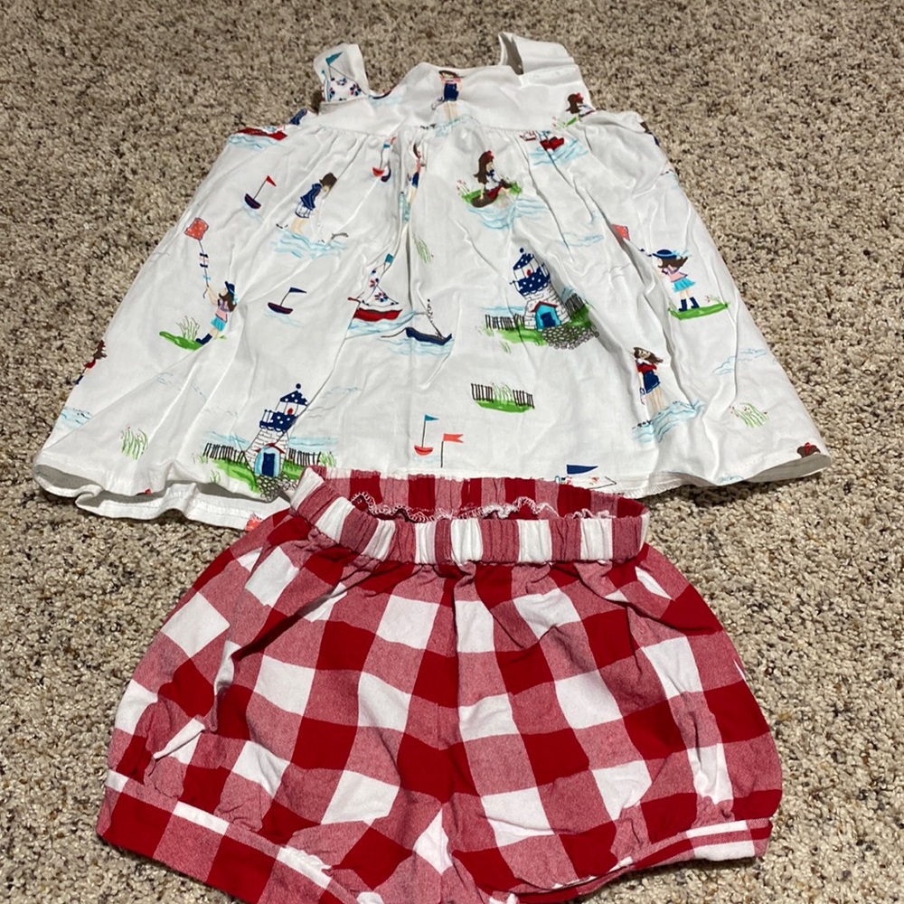 Adorable summer outfit. Worn once